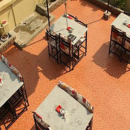פוקהרה Hotel Half Moon מראה חיצוני תמונה